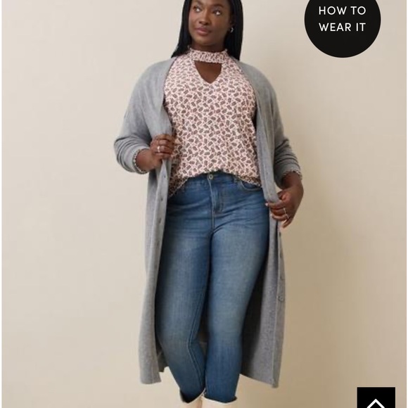 NWOT Torrid textured jersey chocker neck smocked bottom top. Size 0. - Picture 5 of 9